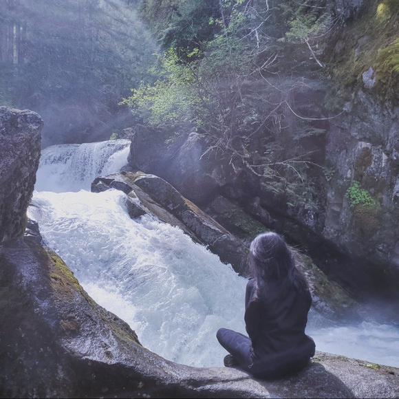 Meet your Posher, Shalini - Picture 2 of 2